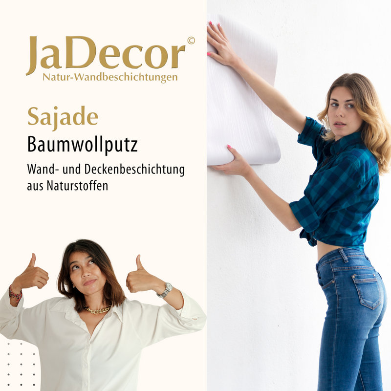 JaDecor Motivgrafik „Sajade Baumwollputz“: Produkttext „Wand- und Deckenbeschichtung aus Naturstoffen“, daneben zwei Frauen – eine hält eine Tapetenbahn an die Wand, die andere zeigt Daumen hoch; Thema Sajade Baumwollputz & Flüssigtapete.