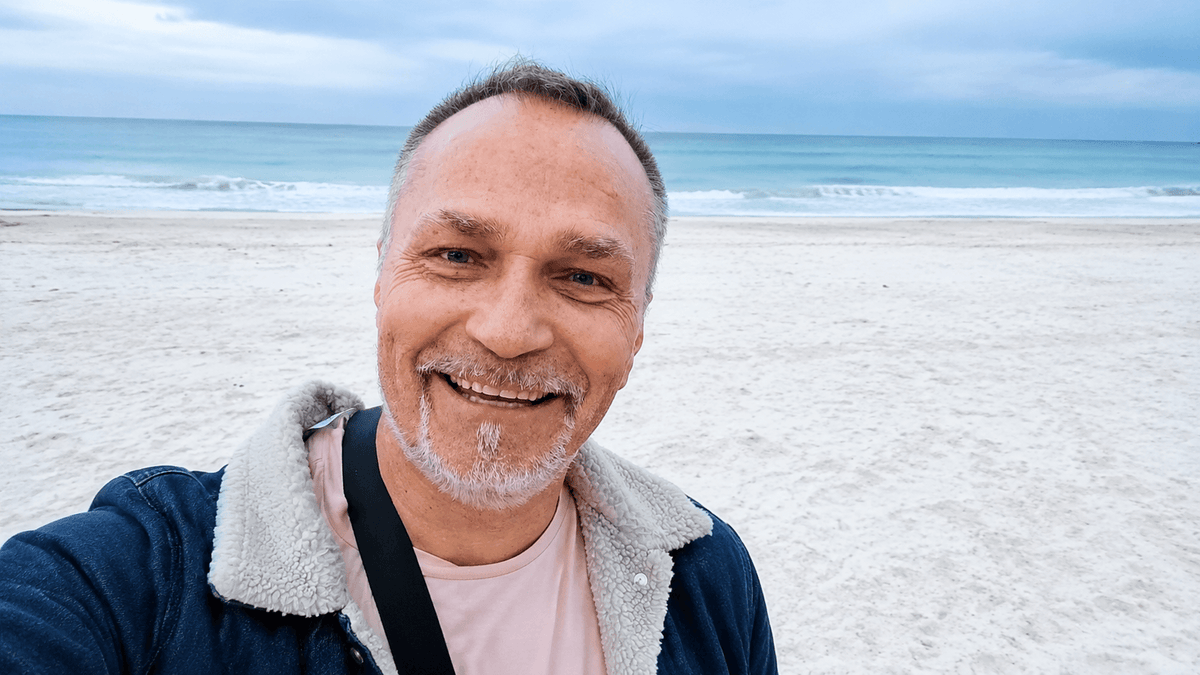 Baumwollputzexperte Charly Billotin auf Mallorca – Partner von JaDecor und Sajade Baumwollputz