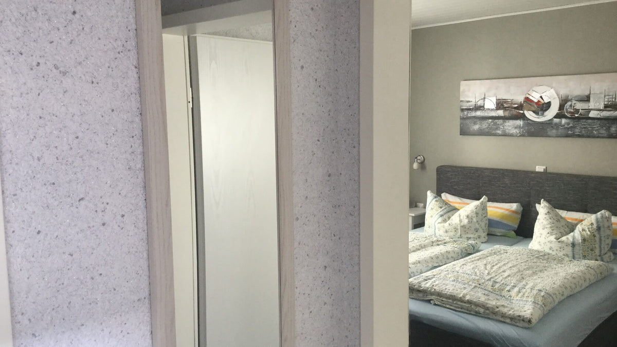 Sajade Baumwollputz & Flüssigtapete im Alten Fährhaus Cochem – natürliche Wandbeschichtung aus Baumwollfasern von JaDecor