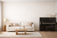 Helles Wohnzimmer mit Klavier und Sofa, gestaltet mit Sajade Baumwollputz Bama 7 von JaDecor in Cremeweiß mit langen Fasern und feinem Goldglimmer – natürliche, wohnliche Wandbeschichtung. Beispielbild